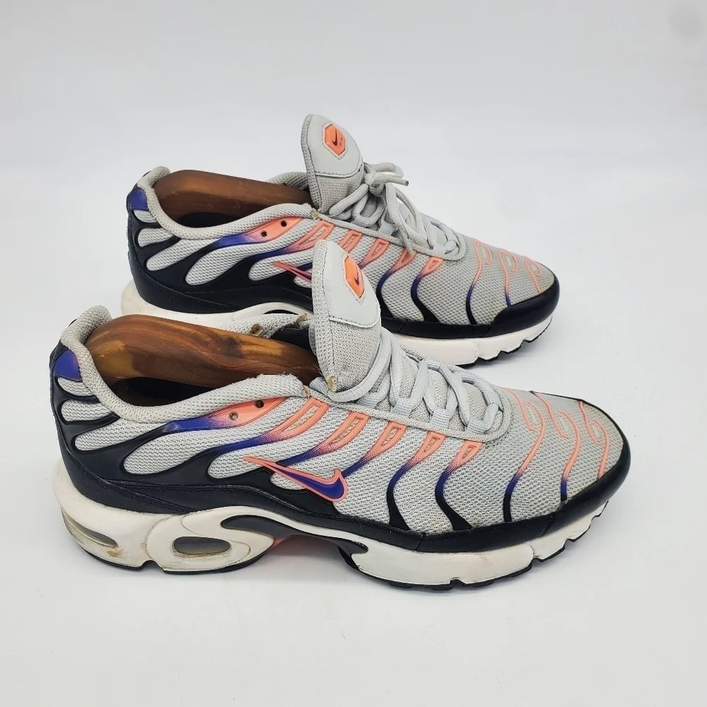 Nike Shoes Youth 7 Women 8.5 Air Max Plus TN GS Platinum Violet Lava 718071 007